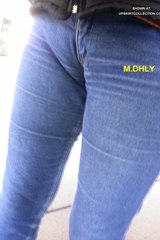 Lush camel toe and ass in hot blue jeans