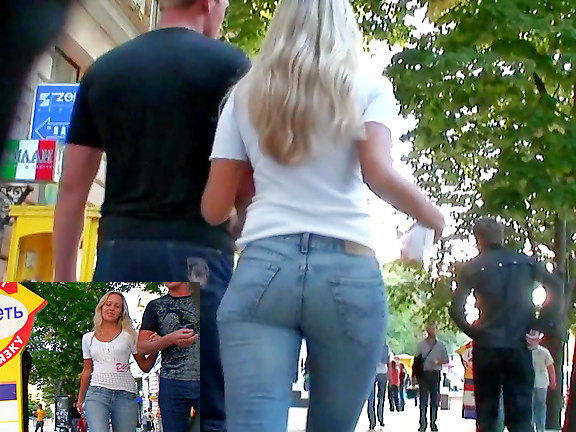 I like filming sexy tight asses upskirt on the street