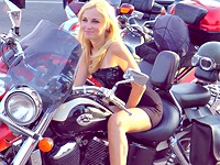 Real amateur beauty should not have worn such a tight skirt or should not have sat on the bike if had not wanted to get her intimacy voyeured